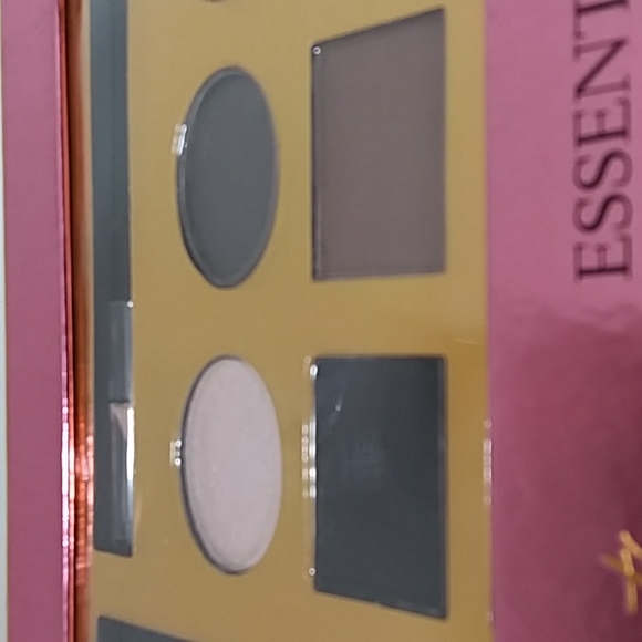 Risque Beaute Essential Eye & Brow Kit. NEW - Picture 6 of 8